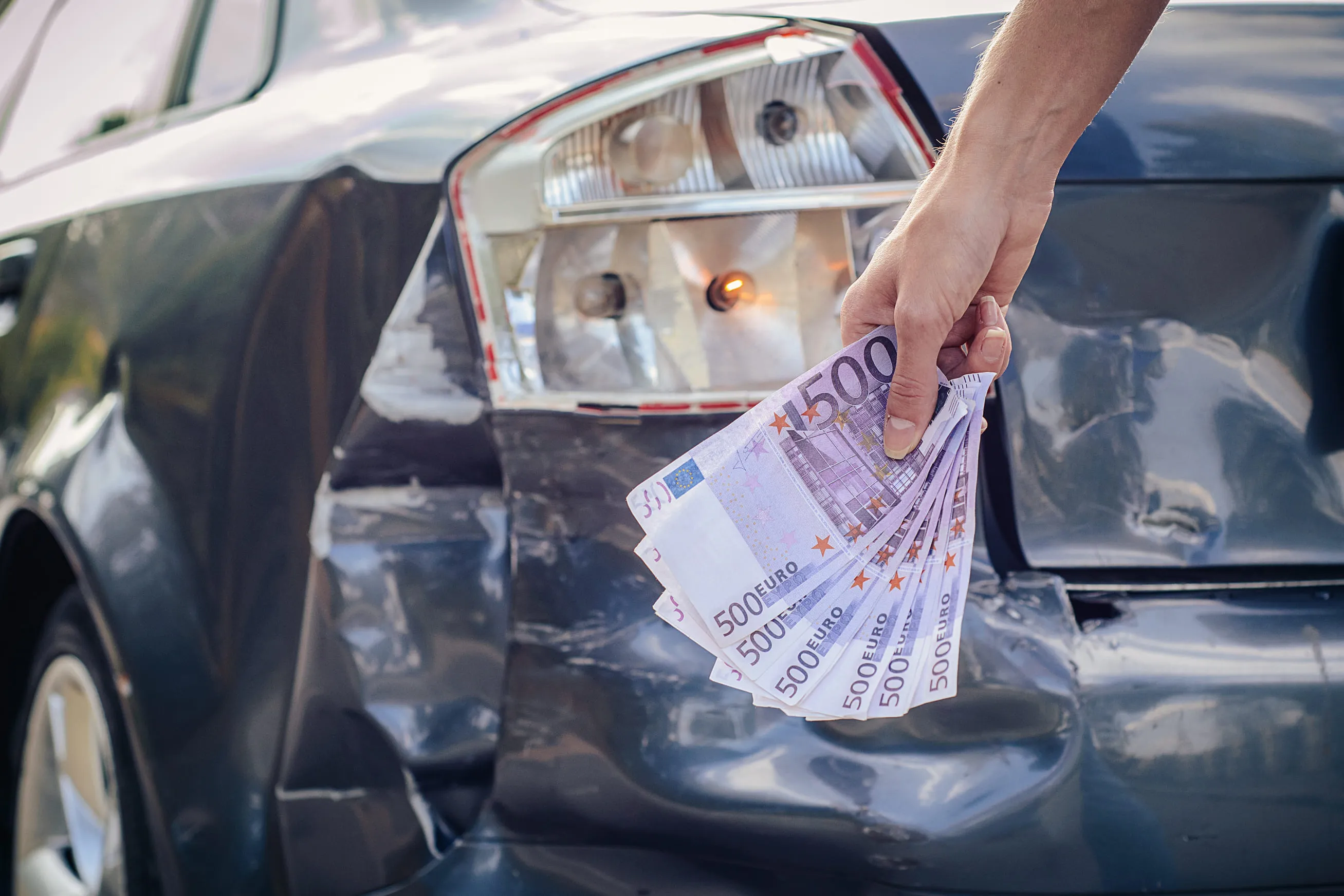 Unfallwagen verkaufen leicht gemacht – Tipps für einen schnellen und sicheren Verkauf